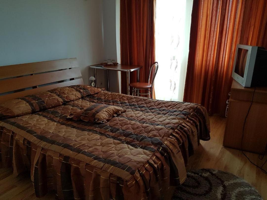 Teius Hotel Floare De Colt מראה חיצוני תמונה